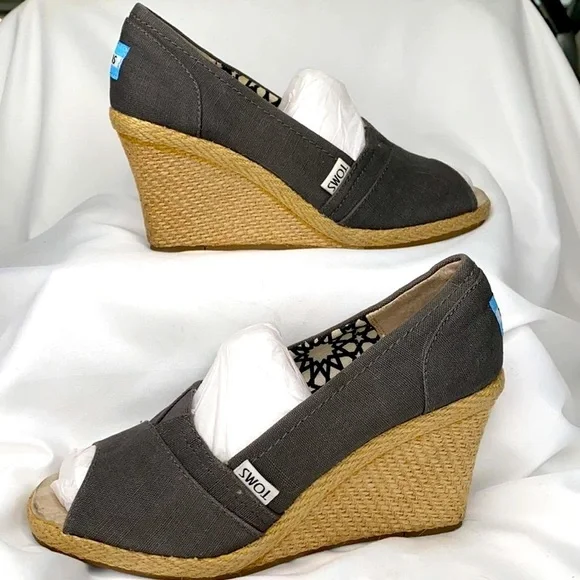 Toms Gray Espadrilles Canvas Top Heel Sandals Peep Toe size 7 - Picture 1 of 6
